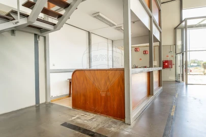 Armazém para Venda em Quinta do Anjo