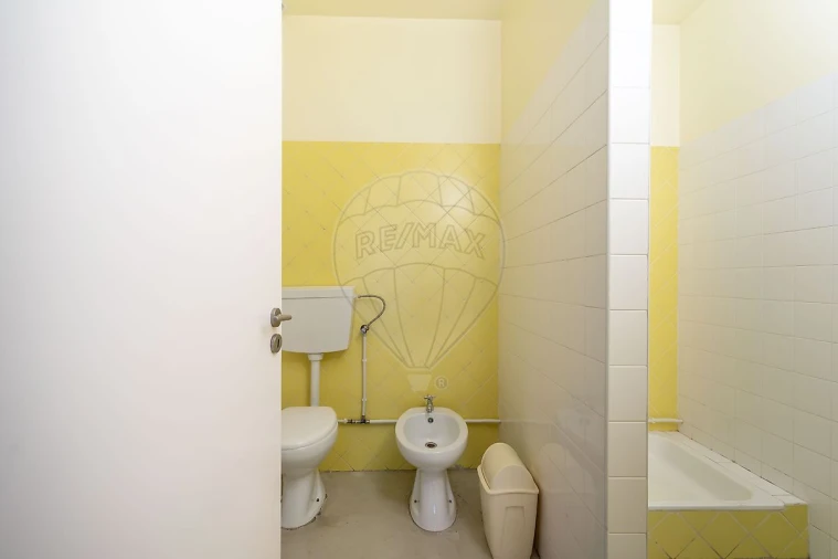 Armazém para Venda em Quinta do Anjo Foto 7