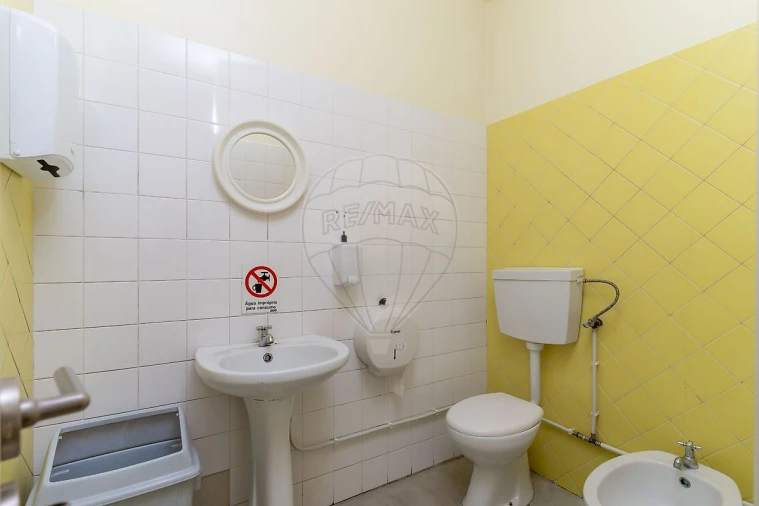 Armazém para Venda em Quinta do Anjo Foto 9