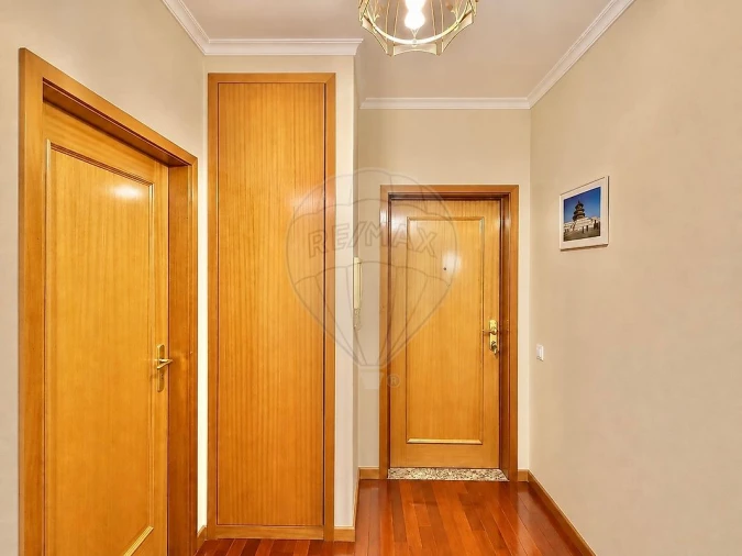 Apartamento T1 para Arrendamento em Avintes Foto 9