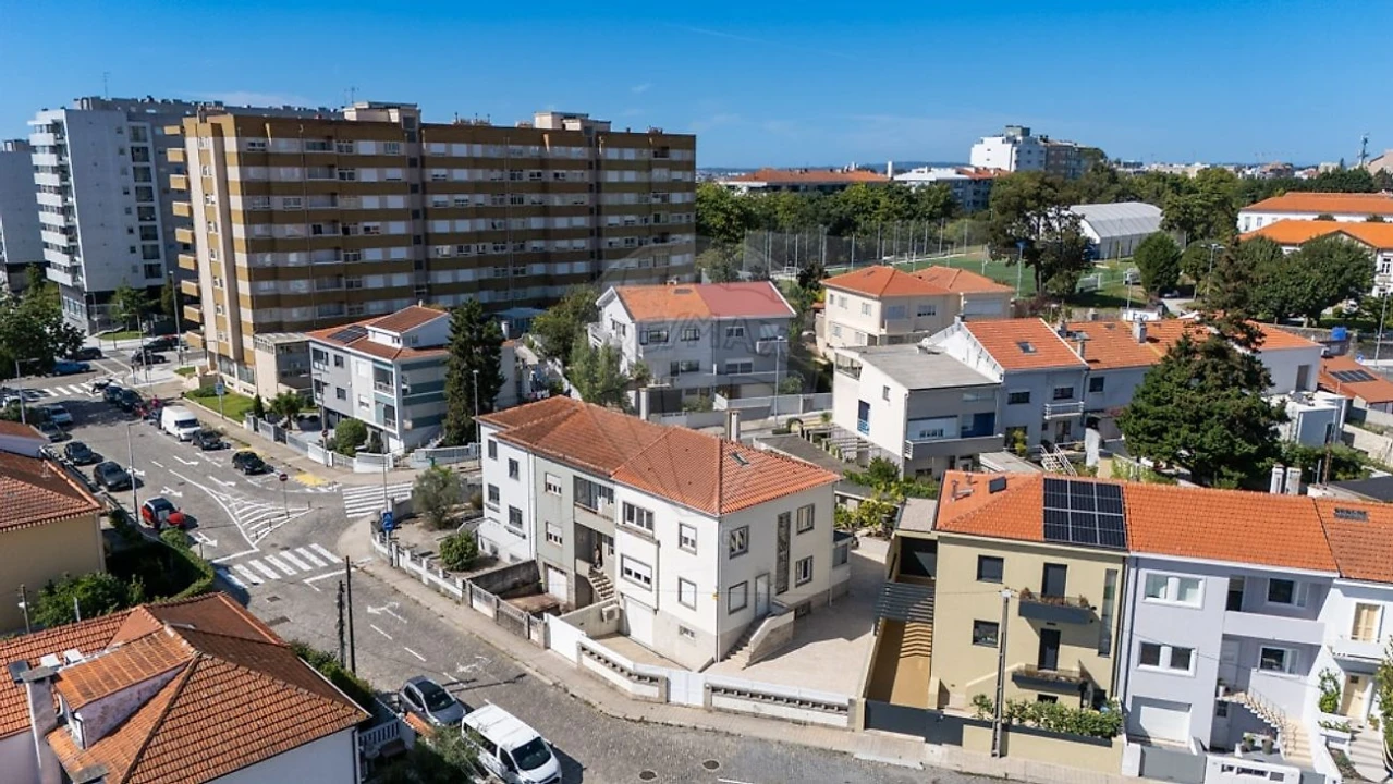 Moradia T4 para Venda em Paranhos Foto 7