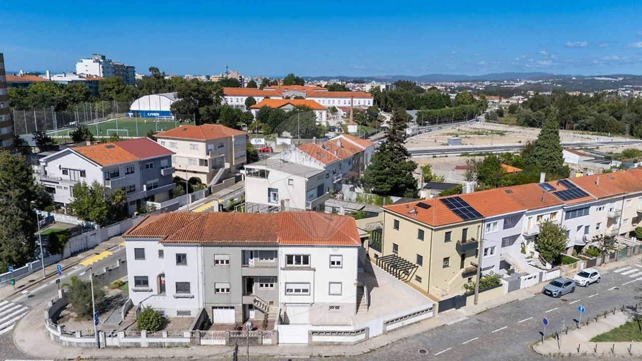 Moradia T4 para Venda em Paranhos Foto 6