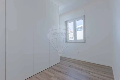 Moradia T4 para Venda em Paranhos