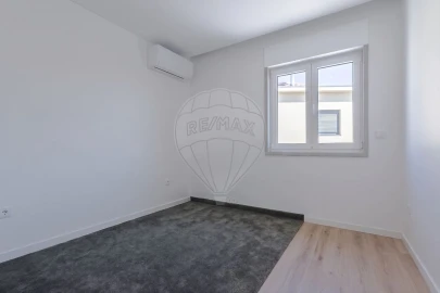 Moradia T4 para Venda em Paranhos