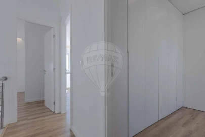 Moradia T4 para Venda em Paranhos