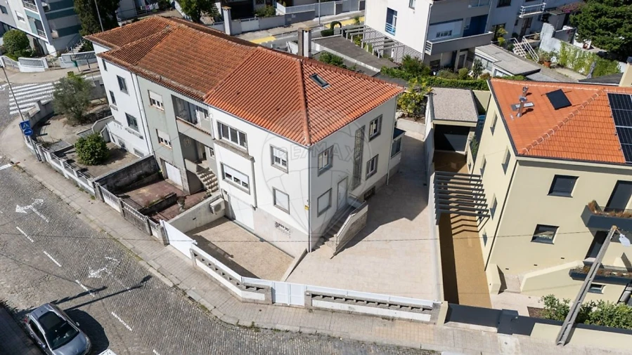 Moradia T4 para Venda em Paranhos Foto 10