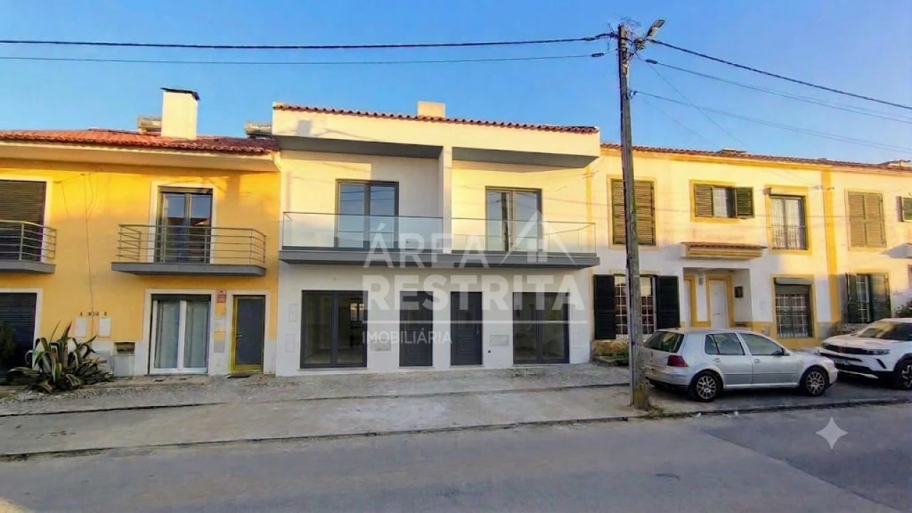 Moradia T3 para Venda em Quinta do Conde Foto 1