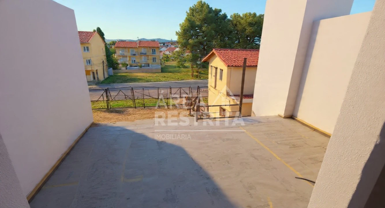 Moradia T3 para Venda em Quinta do Conde Foto 18