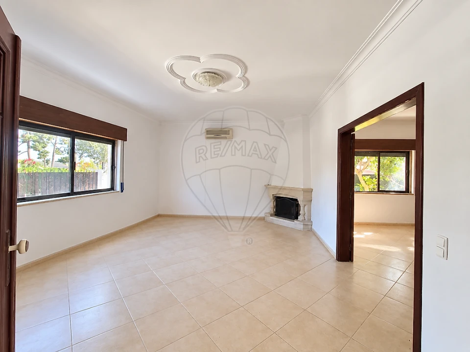Moradia T4 para Venda em Quinta do Conde Foto 13