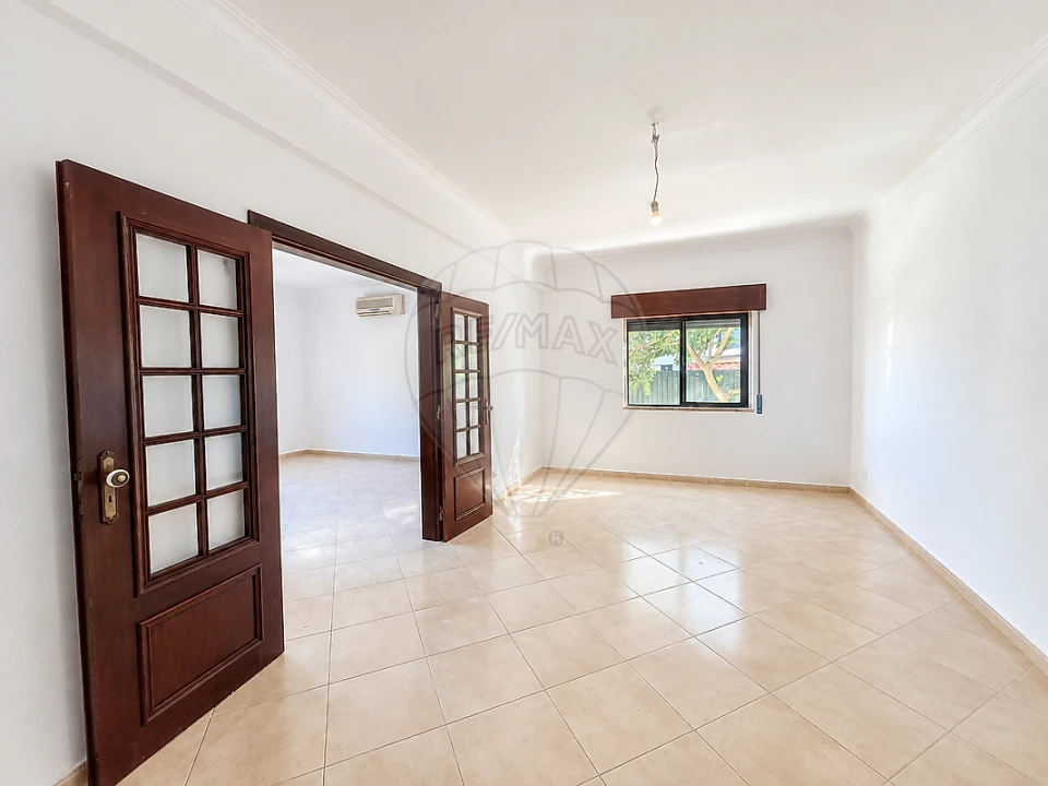 Moradia T4 para Venda em Quinta do Conde Foto 12
