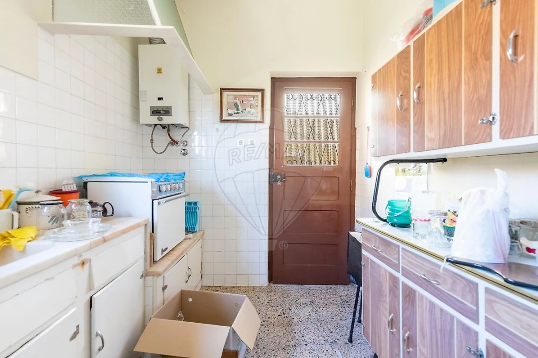 Moradia T2 para Venda em Miragaia e Marteleira Foto 1