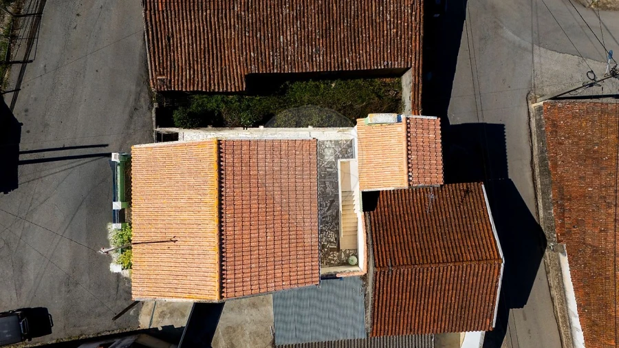 Moradia T2 para Venda em Miragaia e Marteleira Foto 19