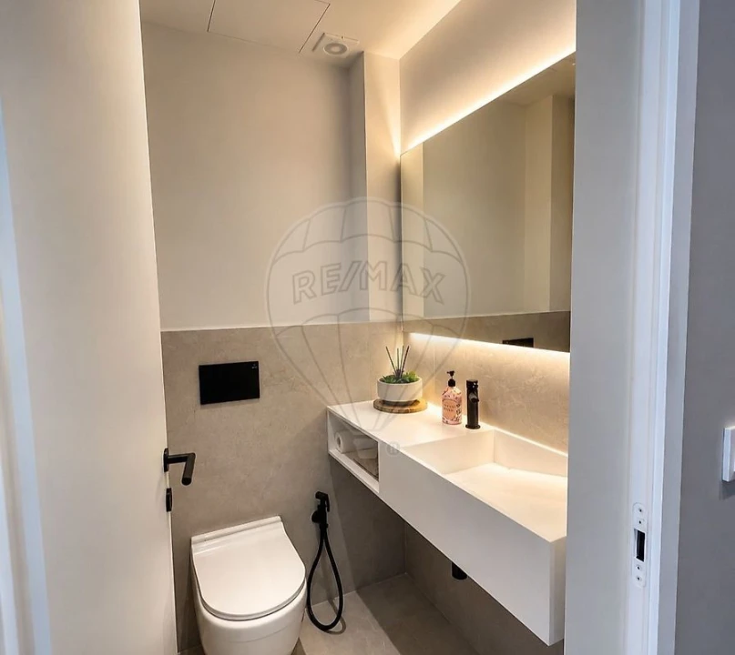 Apartamento T2 para Venda em Avenidas Novas Foto 3