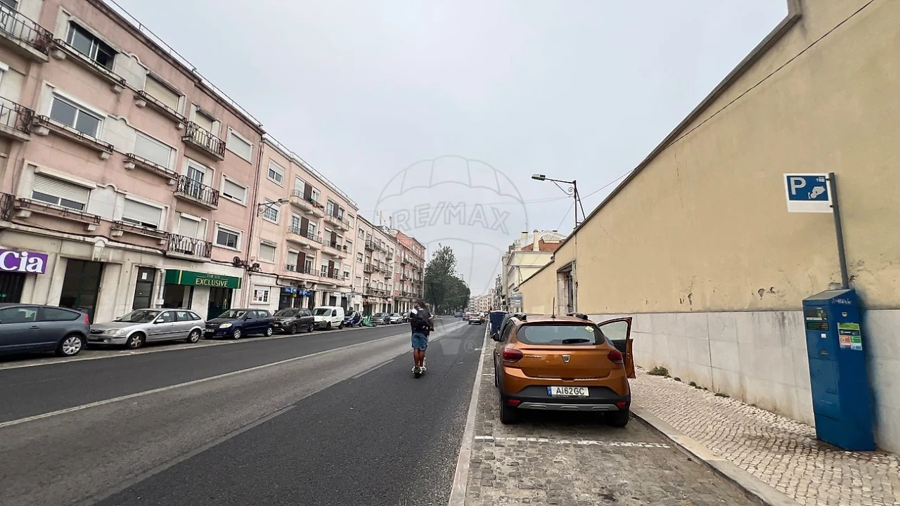 Apartamento T2 para Venda em Penha de França Foto 6