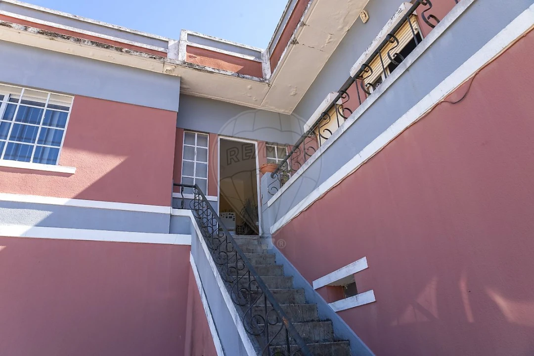 Moradia T4 para Venda em Cadaval e Pêro Moniz Foto 1