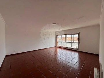 Apartamento T3 para Arrendamento em Albergaria-A-Velha e Valmaior