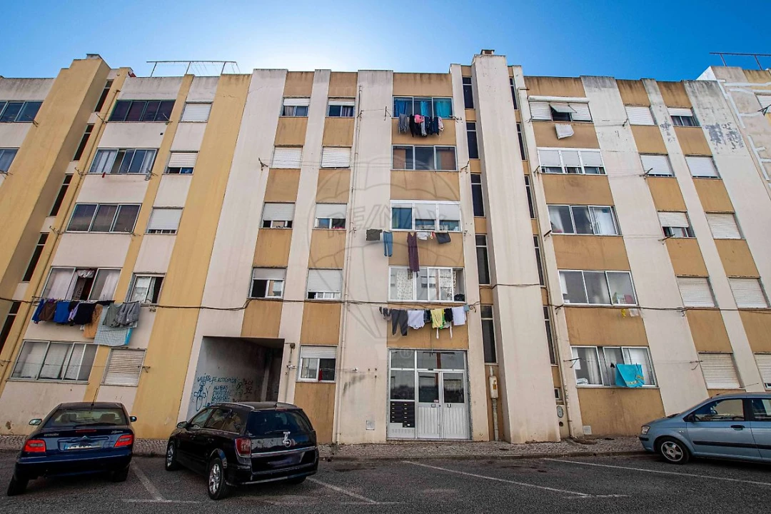 Apartamento T4 para Venda em Carregado e Cadafais Foto 15