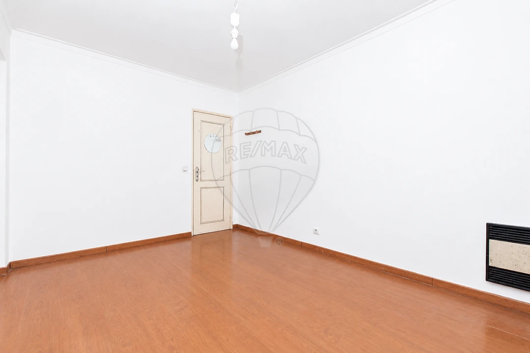 Apartamento T4 para Venda em Carregado e Cadafais Foto 8