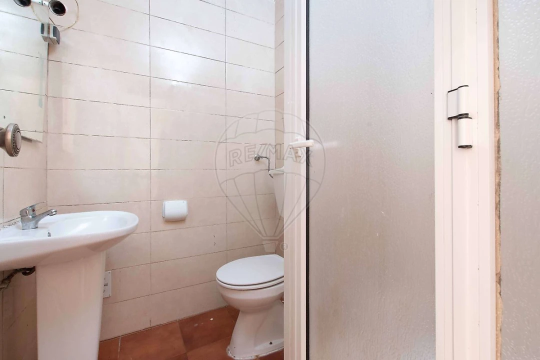 Apartamento T4 para Venda em Carregado e Cadafais Foto 14
