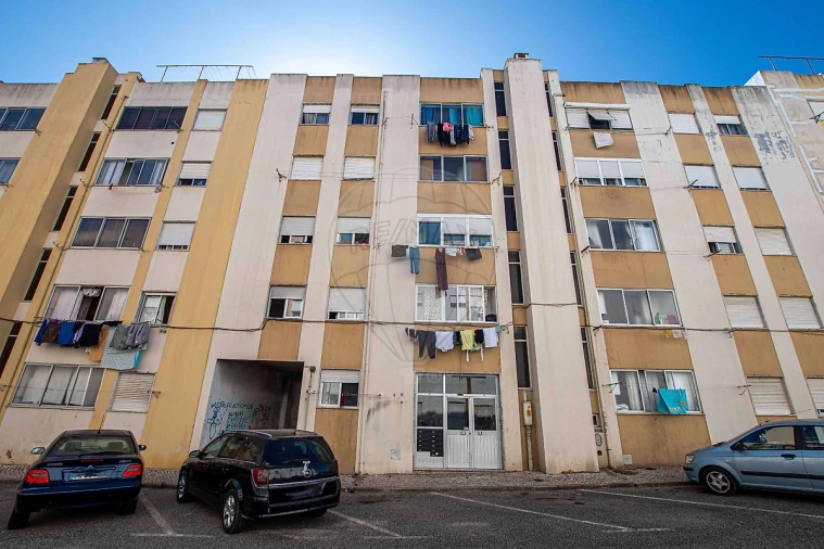 Apartamento T4 para Venda em Carregado e Cadafais Foto 15