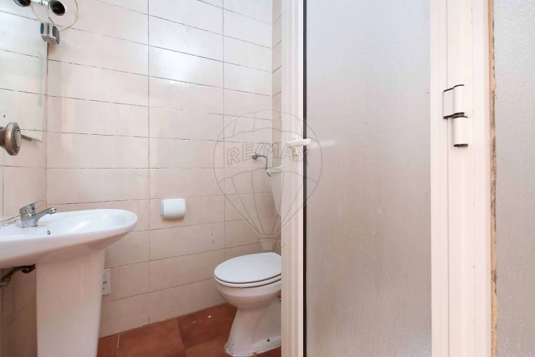 Apartamento T4 para Venda em Carregado e Cadafais Foto 14
