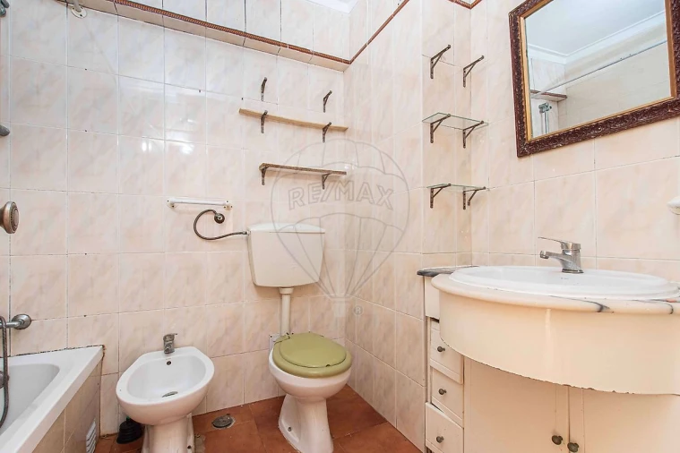 Apartamento T4 para Venda em Carregado e Cadafais Foto 11