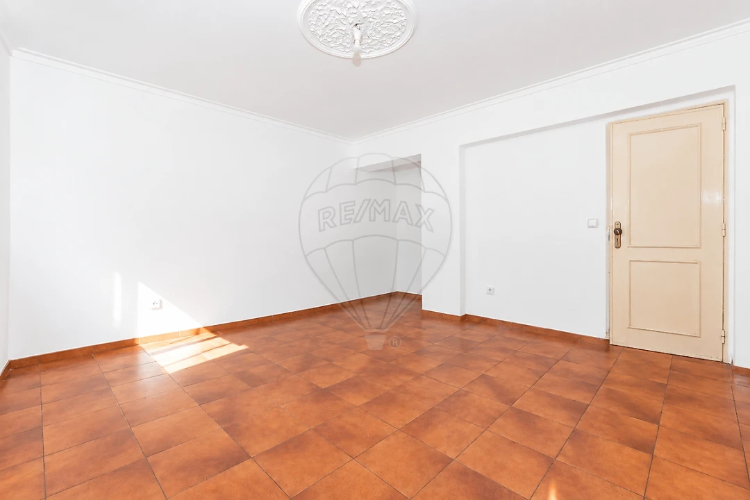 Apartamento T4 para Venda em Carregado e Cadafais Foto 2
