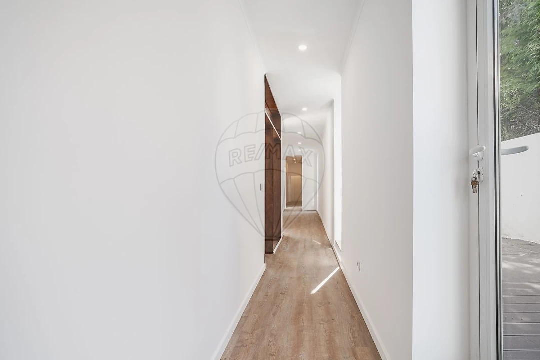 Apartamento T3 para Arrendamento em Cedofeita, Santo Ildefonso, Sé, Miragaia, São Nicolau e Vitória Foto 28