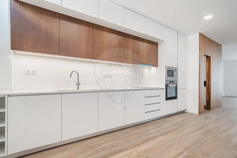 Apartamento T3 para Arrendamento em Cedofeita, Santo Ildefonso, Sé, Miragaia, São Nicolau e Vitória Foto 3