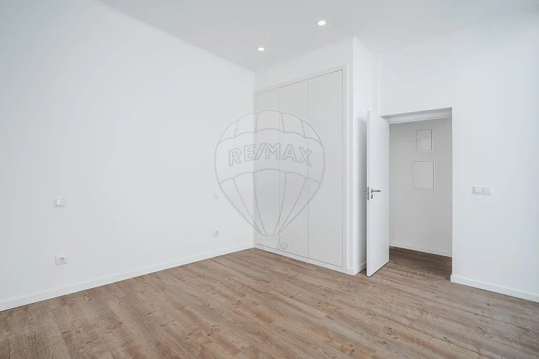 Apartamento T3 para Arrendamento em Cedofeita, Santo Ildefonso, Sé, Miragaia, São Nicolau e Vitória Foto 19