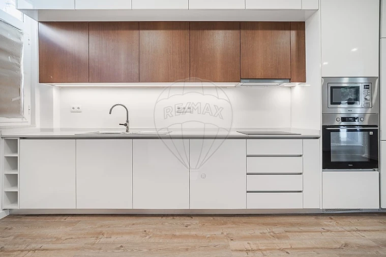 Apartamento T3 para Arrendamento em Cedofeita, Santo Ildefonso, Sé, Miragaia, São Nicolau e Vitória Foto 2