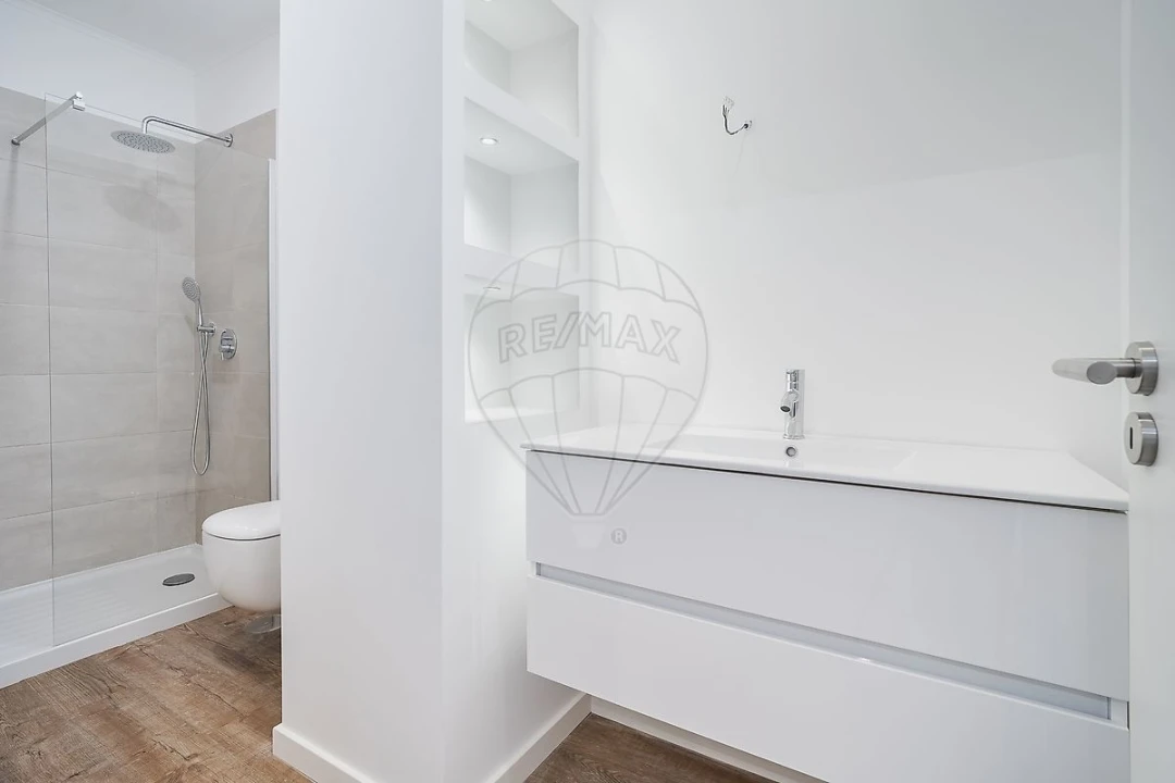 Apartamento T3 para Arrendamento em Cedofeita, Santo Ildefonso, Sé, Miragaia, São Nicolau e Vitória Foto 9