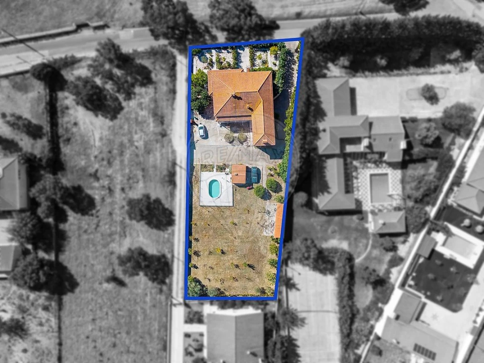 Moradia T4 para Venda em Vale de Santarem Foto 7