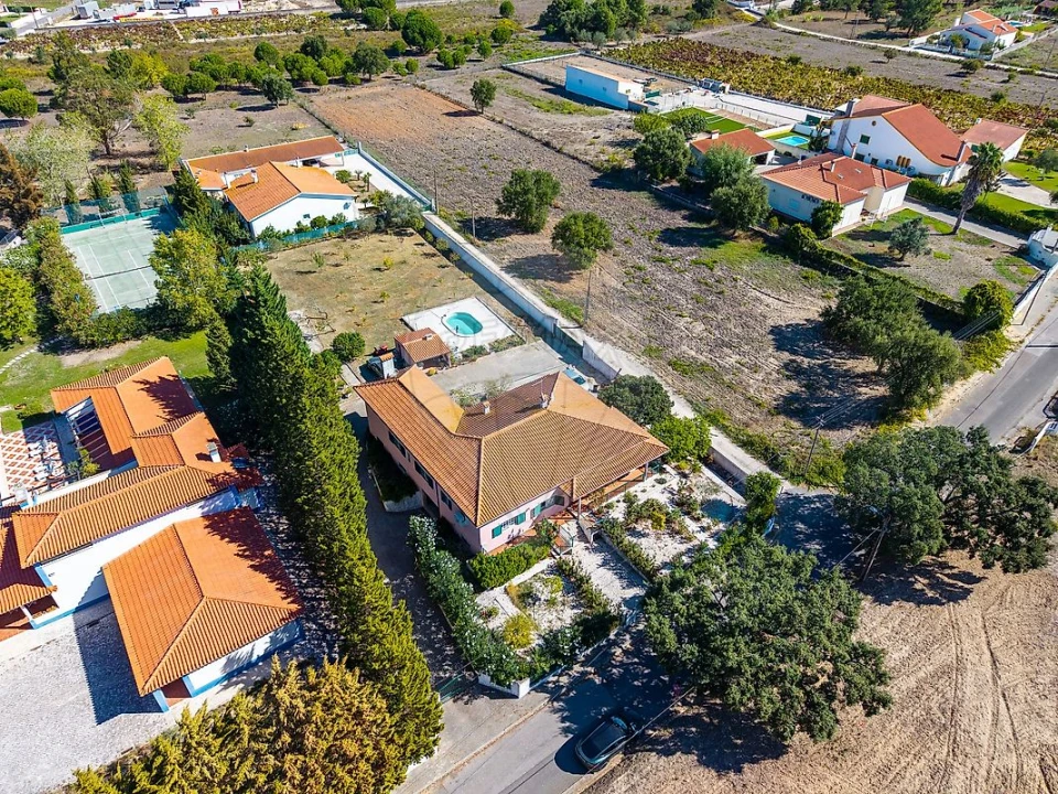 Moradia T4 para Venda em Vale de Santarem Foto 13