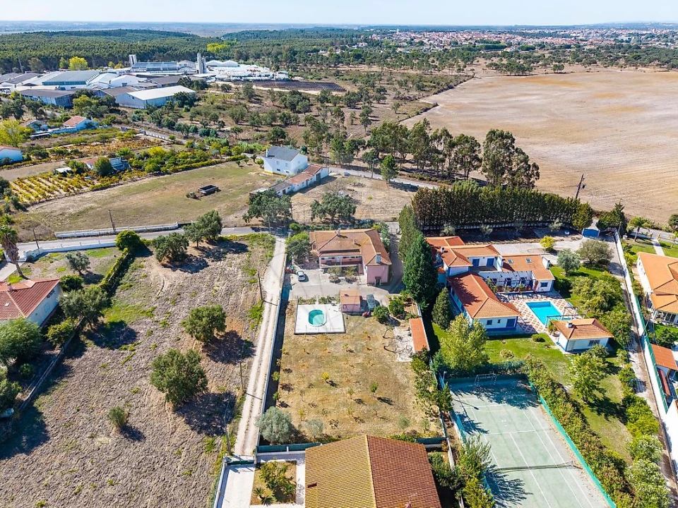 Moradia T4 para Venda em Vale de Santarem Foto 15