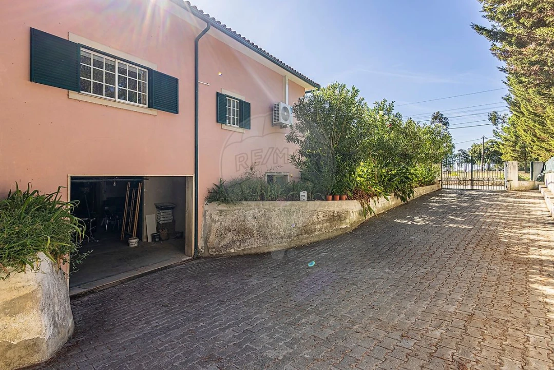 Moradia T4 para Venda em Vale de Santarem Foto 33
