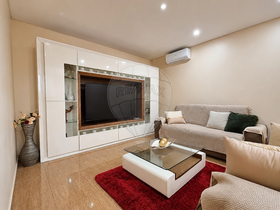 Apartamento T2 para Venda em Póvoa de Santa Iria e Forte da Casa Foto 8