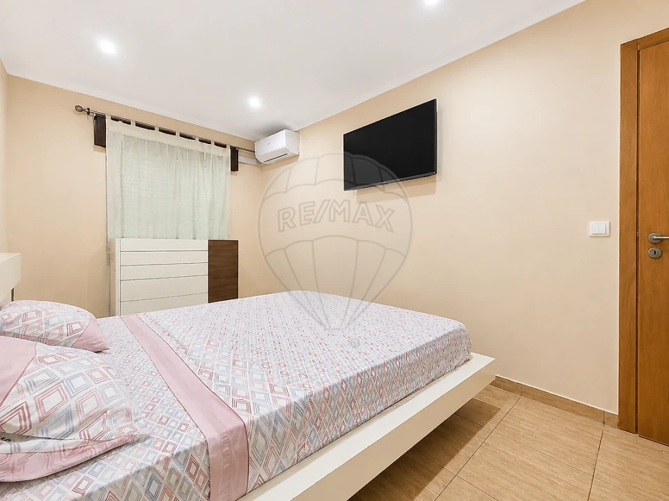 Apartamento T2 para Venda em Póvoa de Santa Iria e Forte da Casa Foto 16