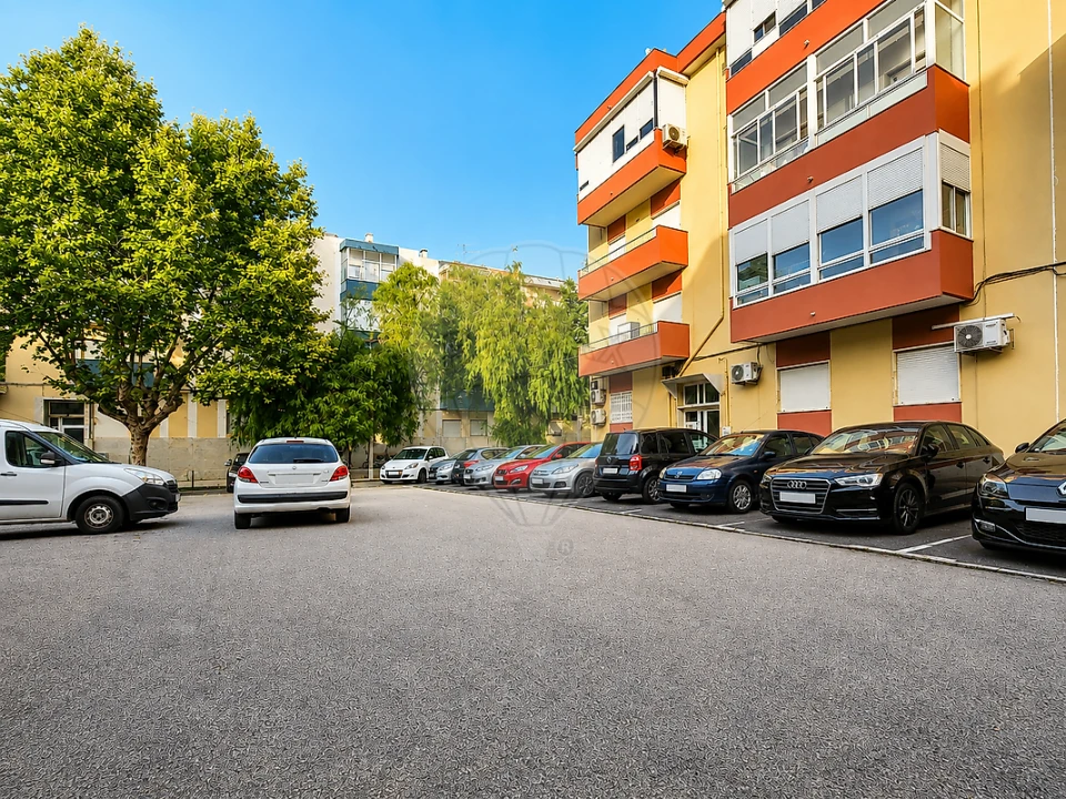 Apartamento T2 para Venda em Póvoa de Santa Iria e Forte da Casa Foto 6