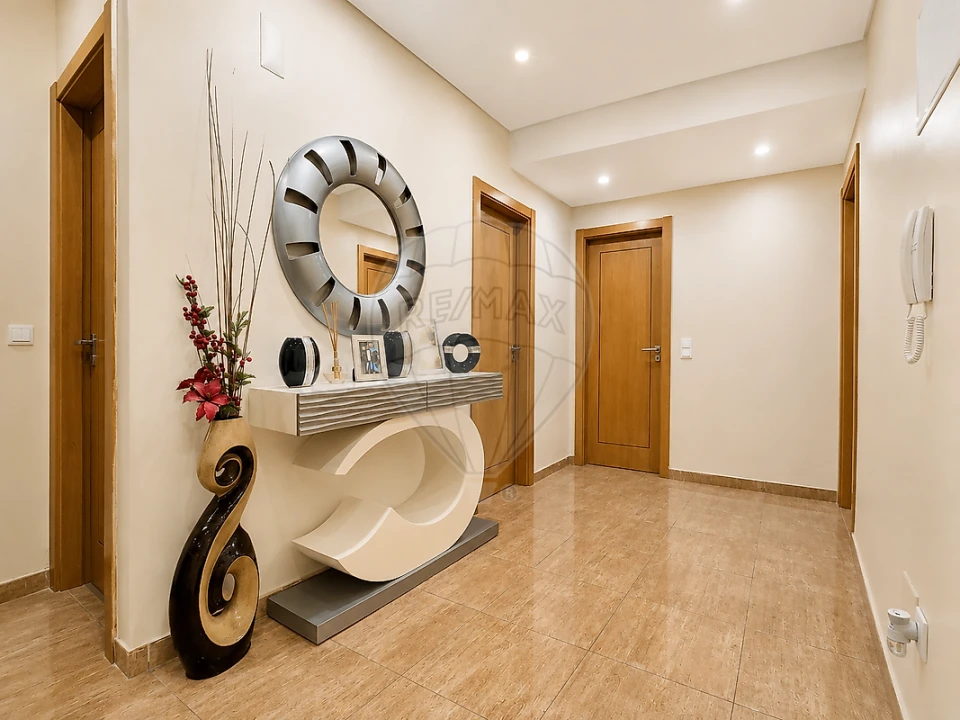 Apartamento T2 para Venda em Póvoa de Santa Iria e Forte da Casa Foto 4