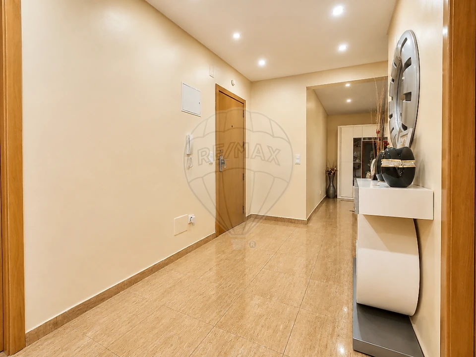 Apartamento T2 para Venda em Póvoa de Santa Iria e Forte da Casa Foto 5