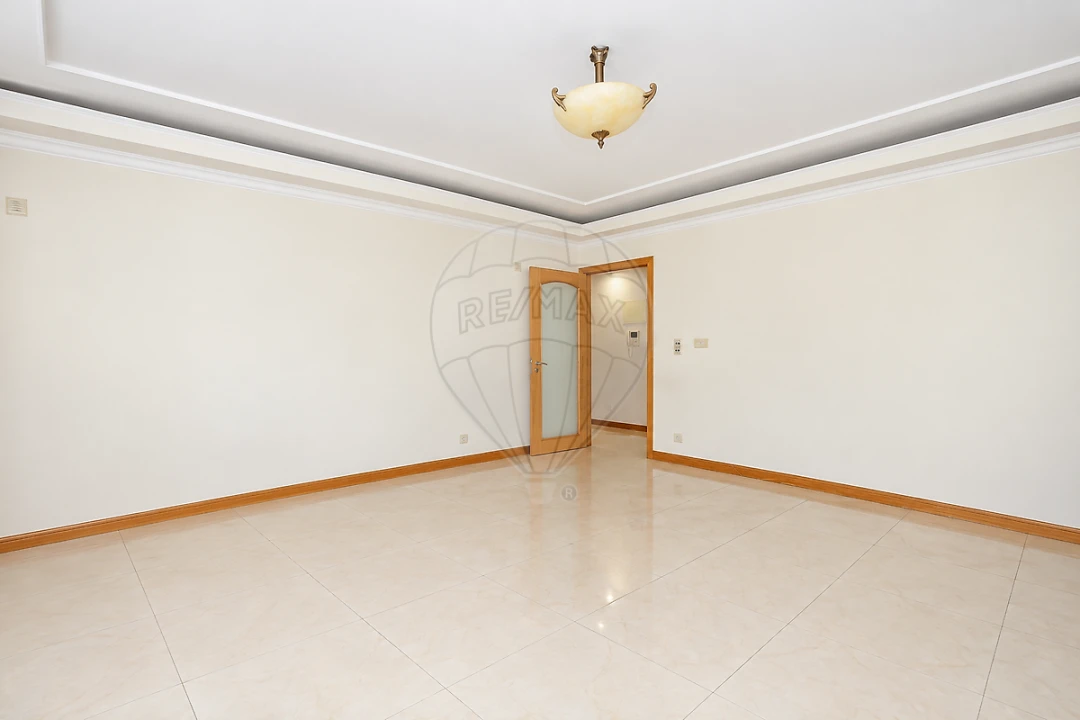 Apartamento T3 para Venda em Odivelas Foto 5