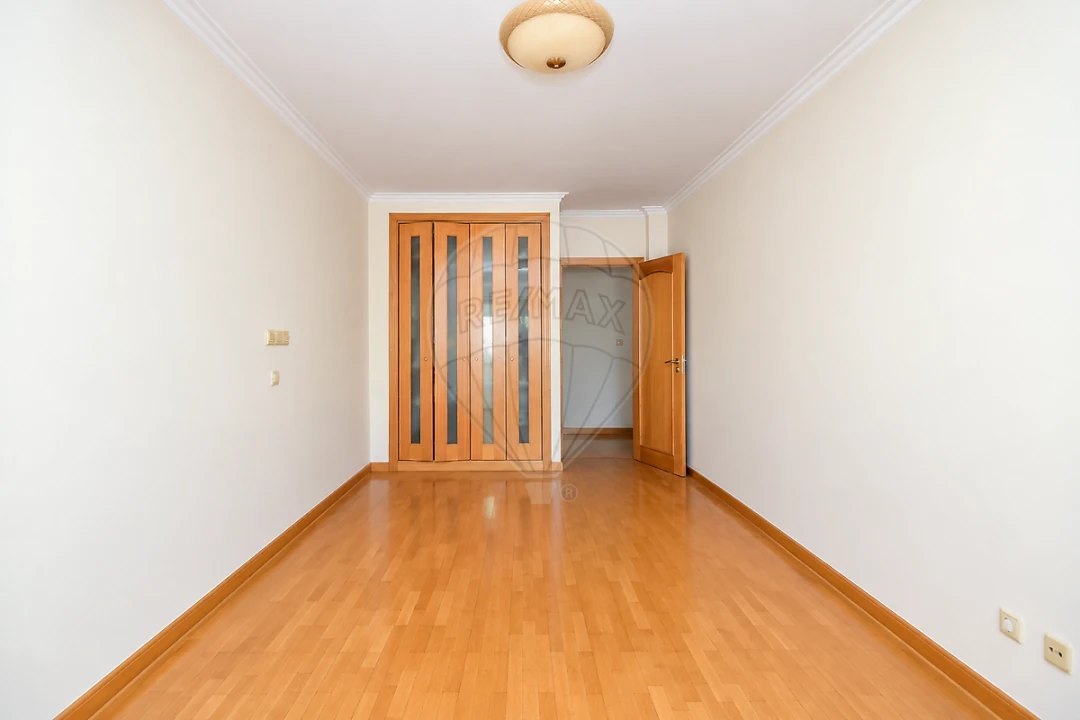 Apartamento T3 para Venda em Odivelas Foto 7