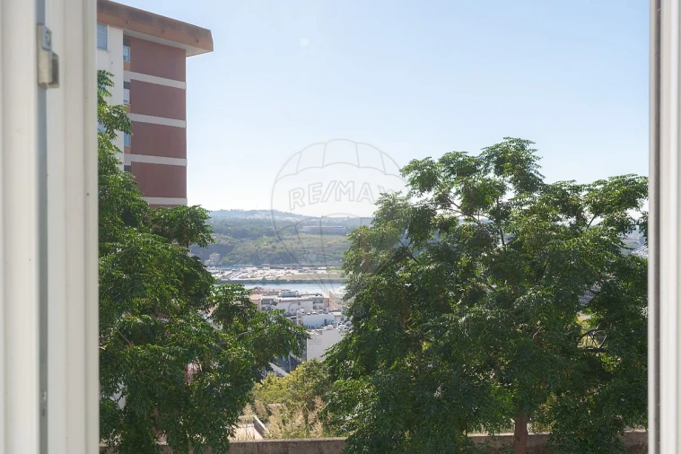 Prédio para Venda em Sé Nova, Santa Cruz, Almedina e São Bartolomeu Foto 23