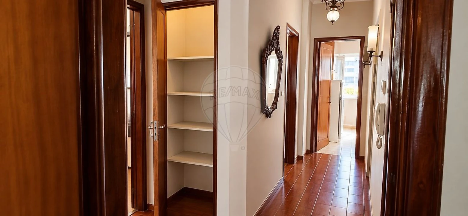 Apartamento T2 para Venda em Cacém e São Marcos Foto 8