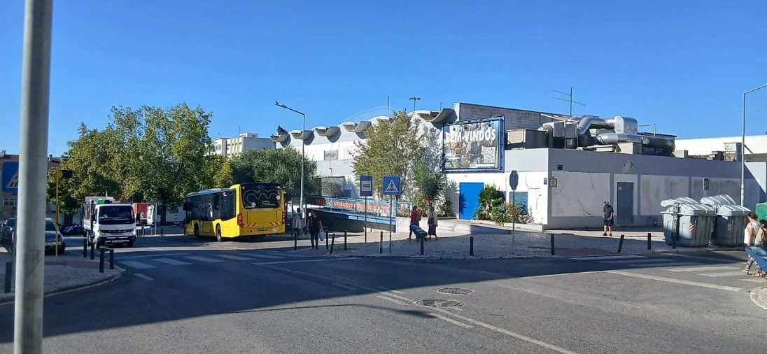 Apartamento T2 para Venda em Cacém e São Marcos Foto 16