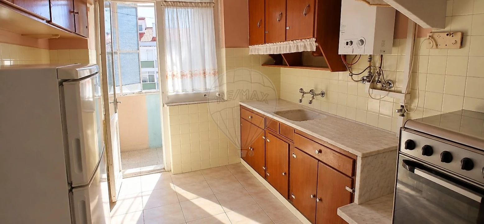 Apartamento T2 para Venda em Cacém e São Marcos Foto 11