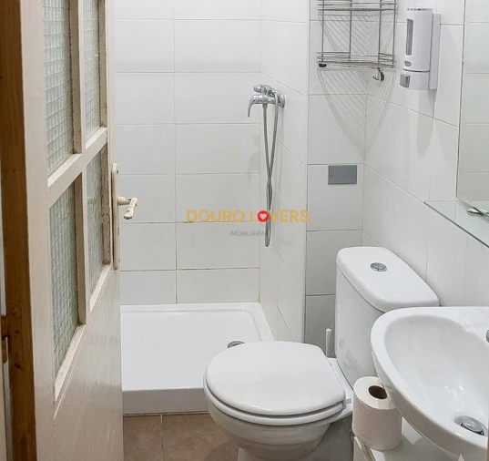 Apartamento T1 para Venda em Oliveira do Douro Foto 6