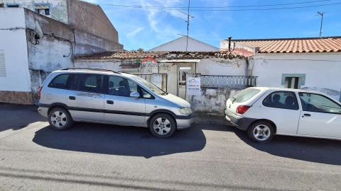 Moradia T4 para Venda em Ferreira do Alentejo e Canhestros