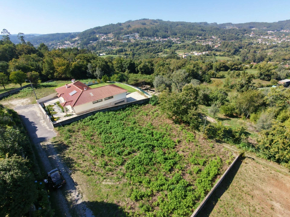 Terreno para Venda em Vila Verde e Barbudo Foto 2